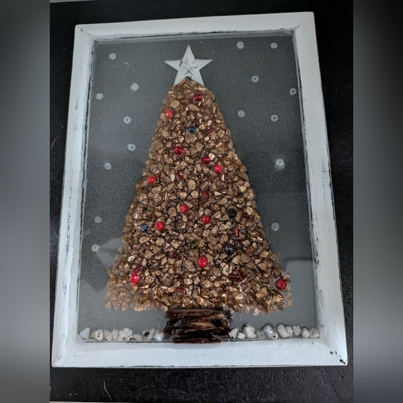 Festive Christmas Tree Decor - Picture 7 of 7